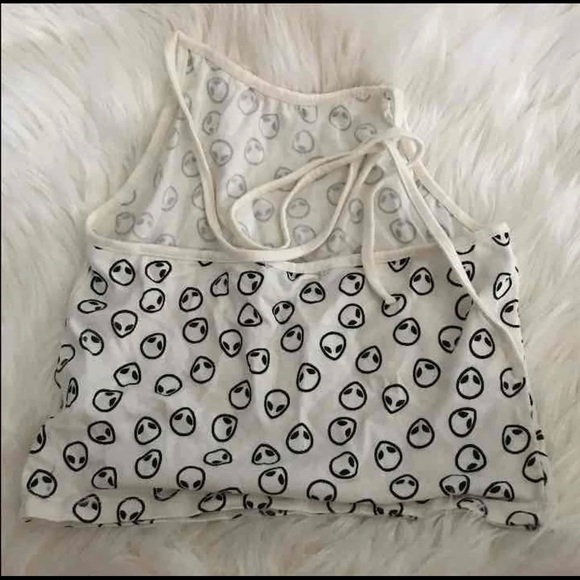 rare alien brandy melville sachi halter - Picture 2 of 3